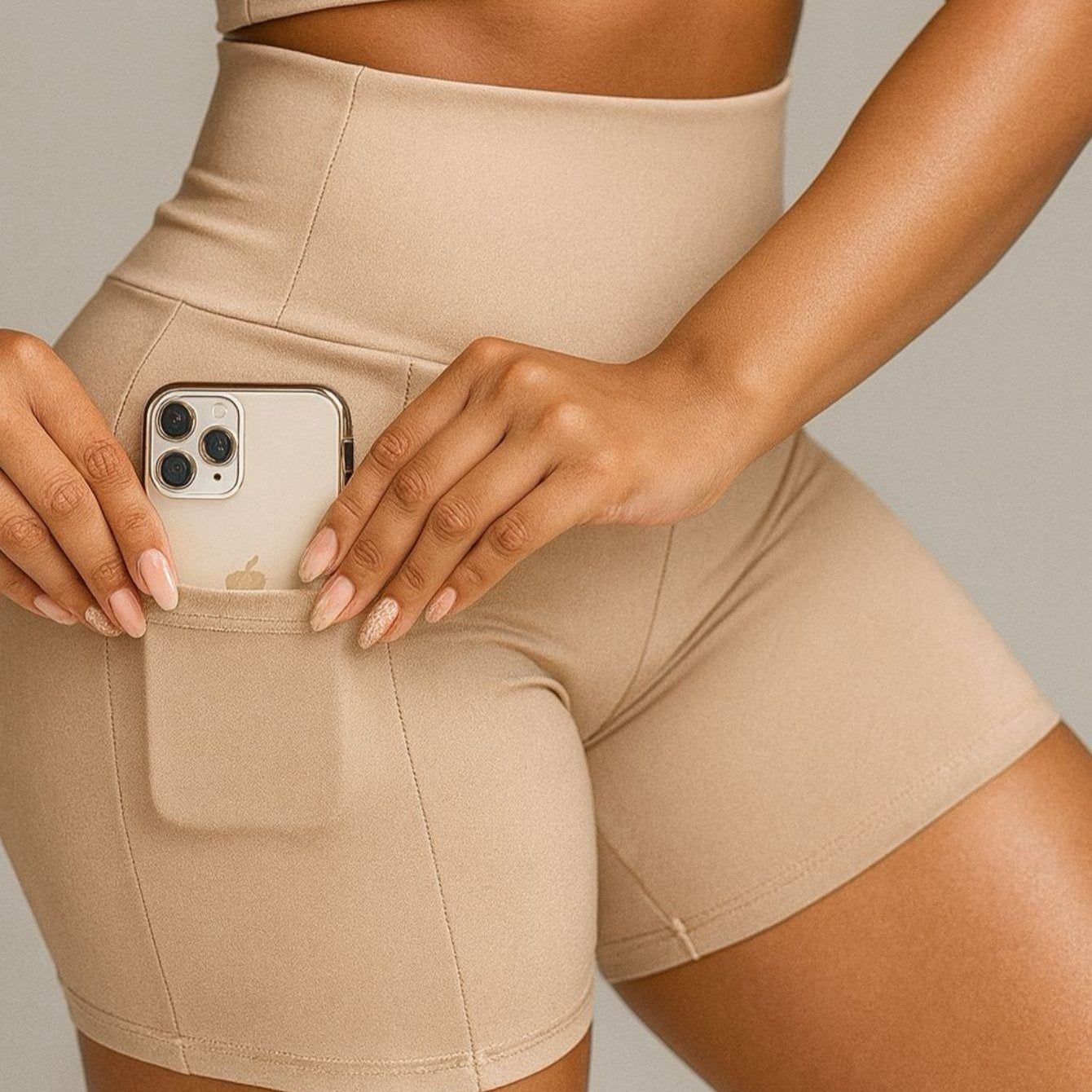 Shorts de ginástica com bolso, modelador que levanta o bumbum e cintura alta.
