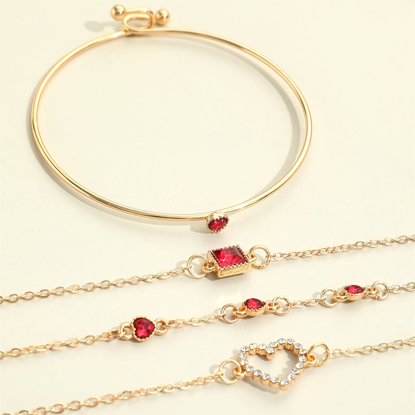 Conjunto de 4 pulseiras de liga metálica com strass, minimalistas, em formato de coração e quadradas, estilo retrô, elegantes e versáteis.