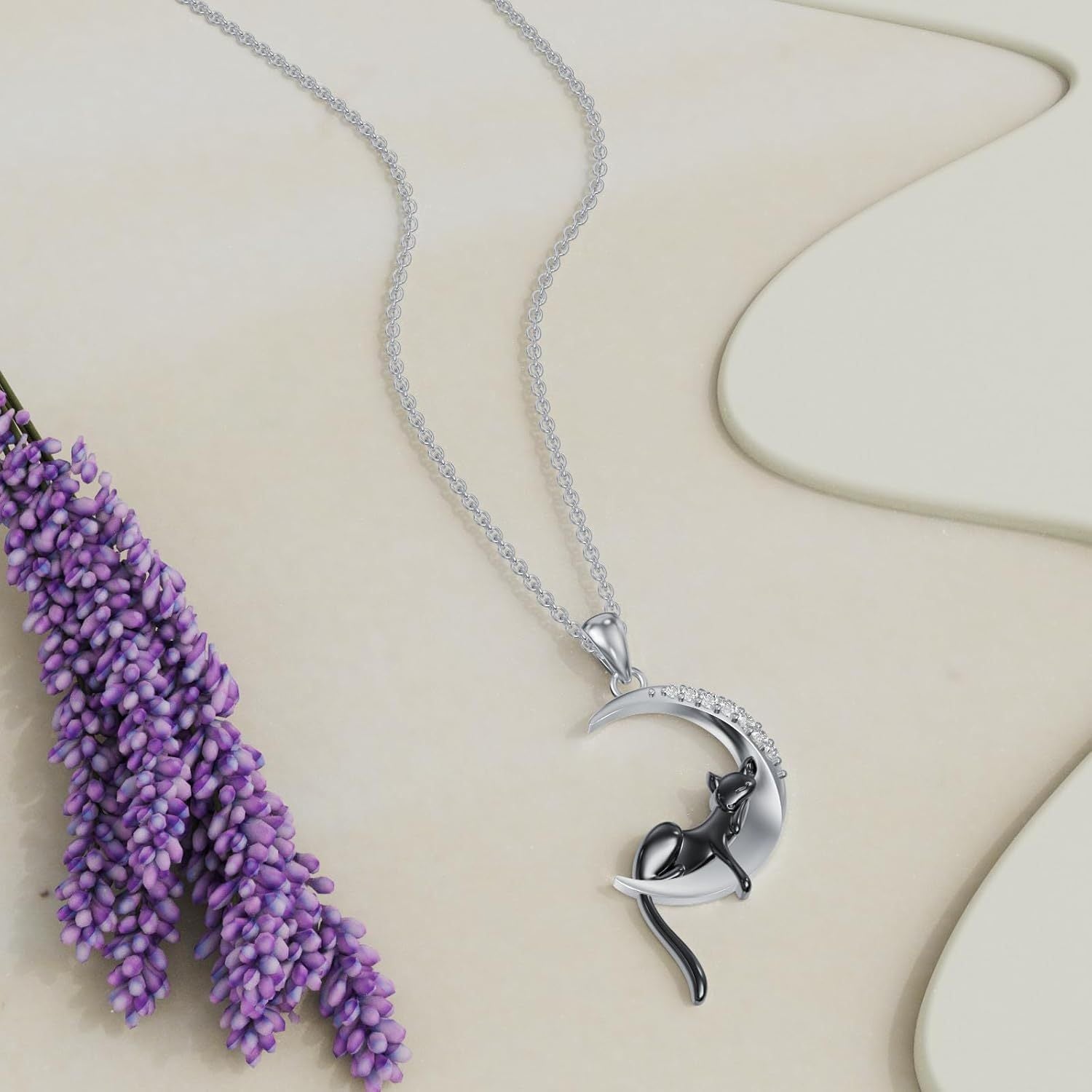 Colar com pingente de gato preto e lua crescente em estilo vintage, feito de liga metálica