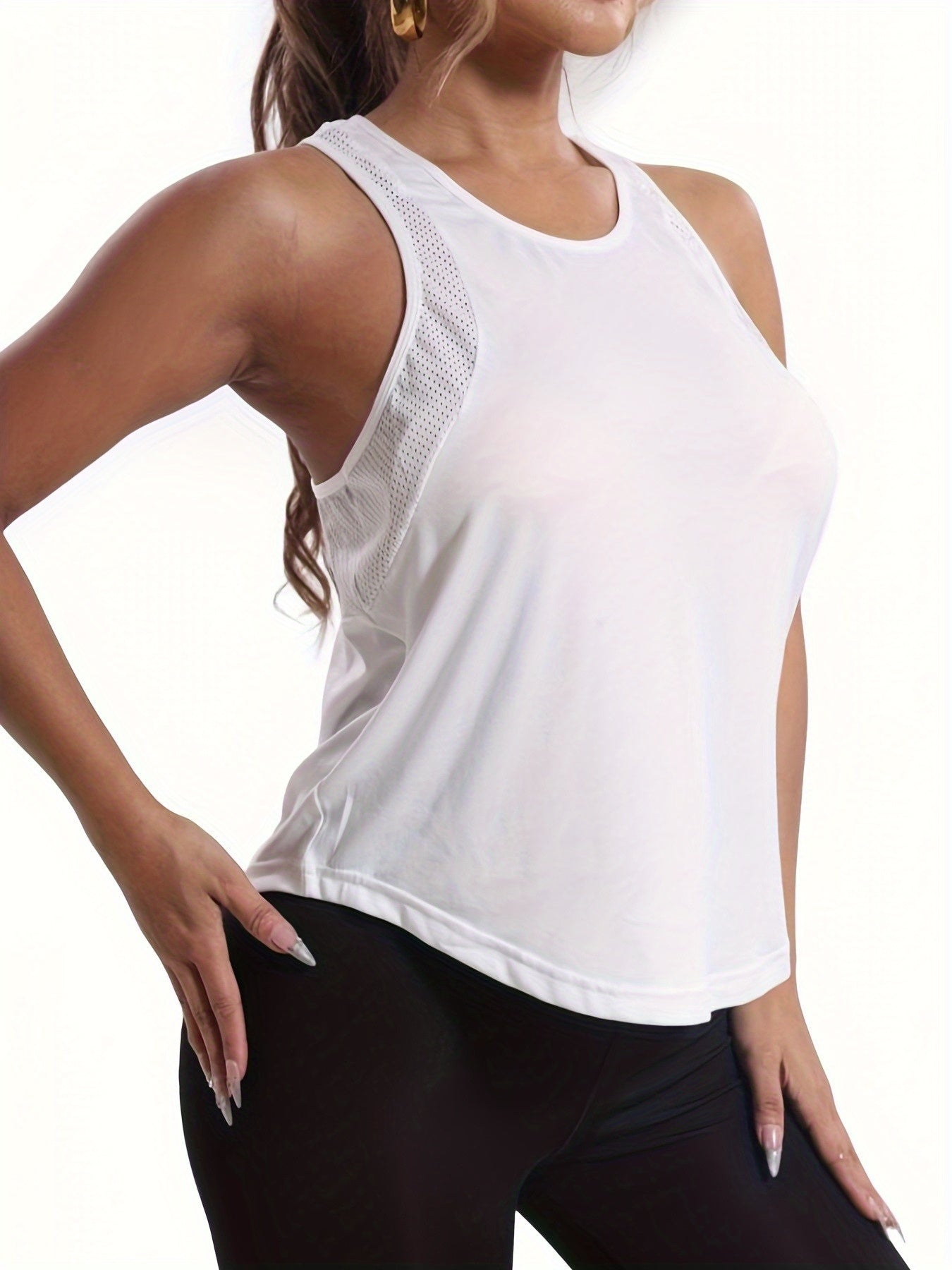 Regata feminina estilosa com estampa de letras e costura em tela