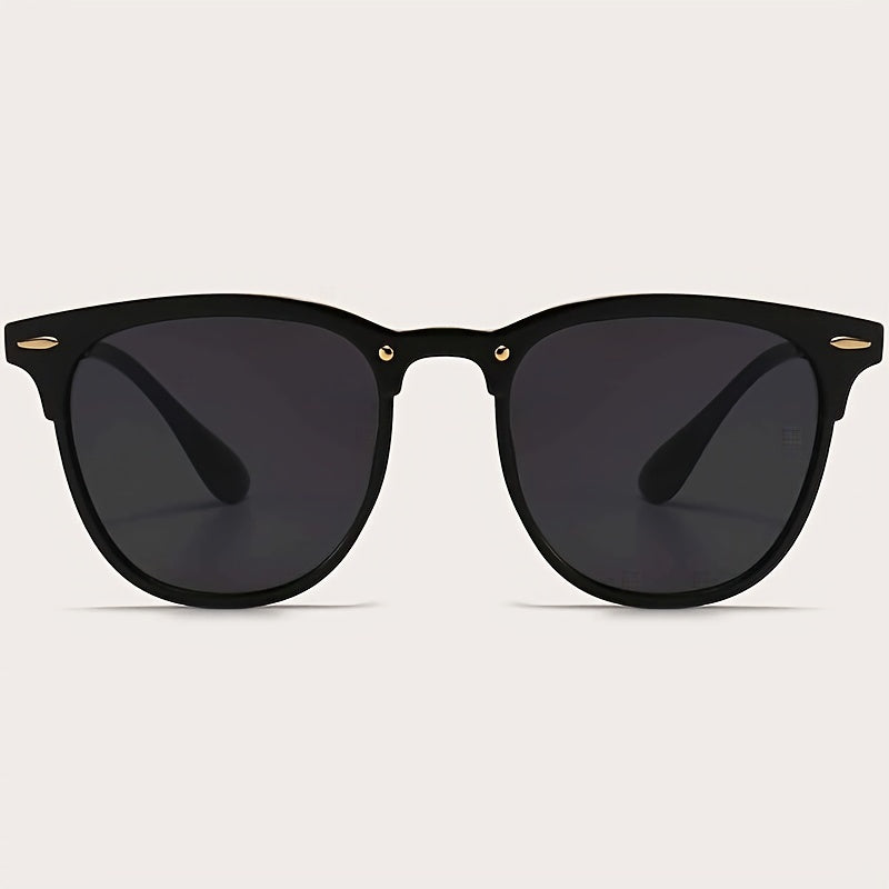 Óculos redondos modernos com armação pequena e detalhes metálicos