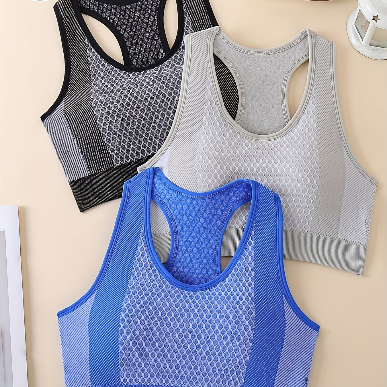 Conjunto de 3 tops esportivos femininos