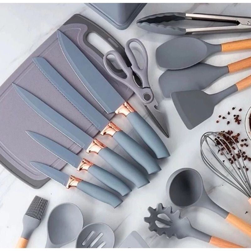 Jogo completo de utensílios de cozinha de luxo com 19 peças, incluindo tabuleiro de silicone, espátula, faca e tesoura.