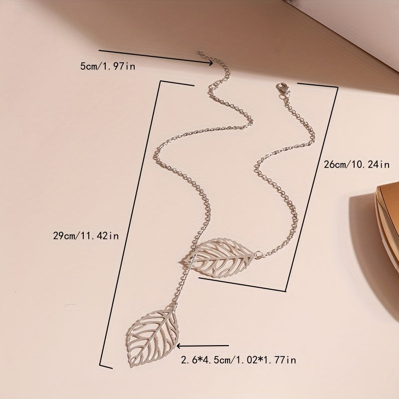 Colar feminino étnico e minimalista com pingente de liga metálica em formato de círculo e haste, corrente única