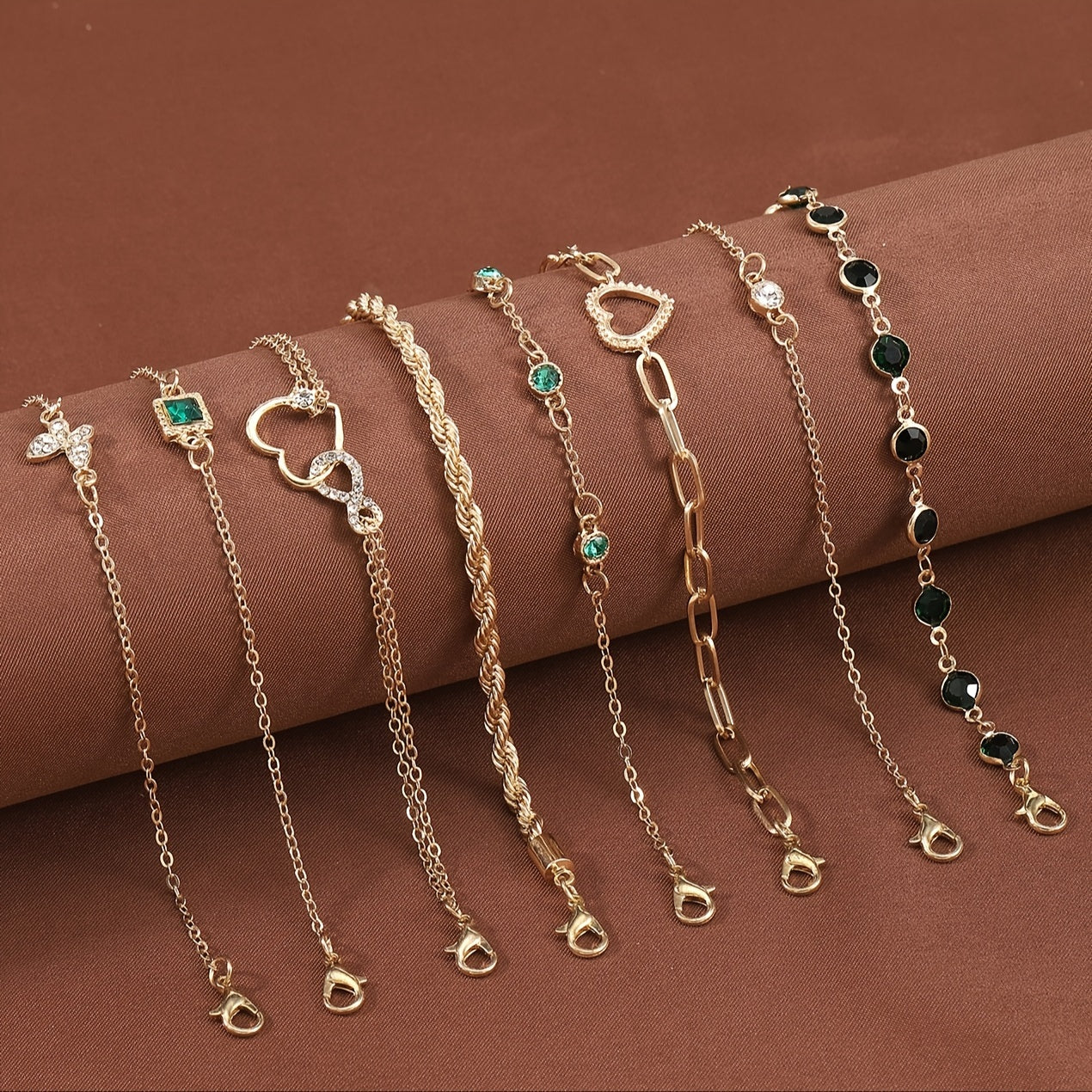 Conjunto de 8 pulseiras femininas da moda com designs de coração e geométricos, joias em camadas para um estilo elegante e único