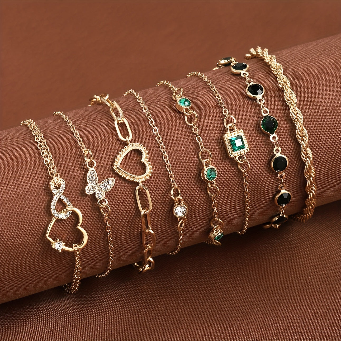 Conjunto de 8 pulseiras femininas da moda com designs de coração e geométricos, joias em camadas para um estilo elegante e único